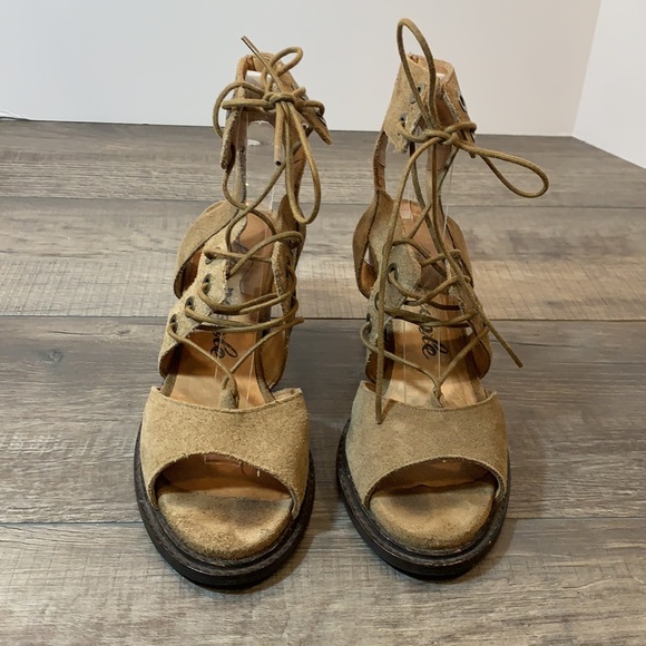 Free People Shoes - Free People heeled leather sandals size 38